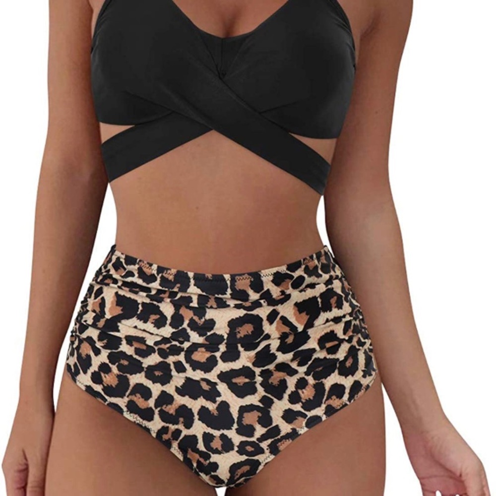 Mom bikini! Like mom jeans, but different